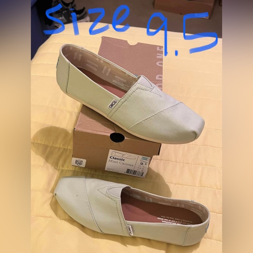 Women’s mint colored Toms